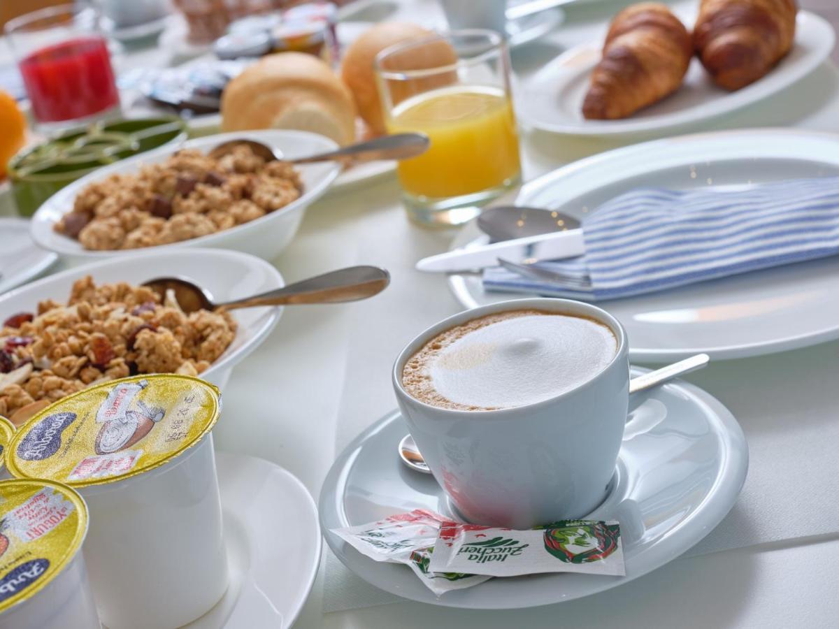 Felix Hotels - Hotel Residence Porto San Paolo Esterno foto
