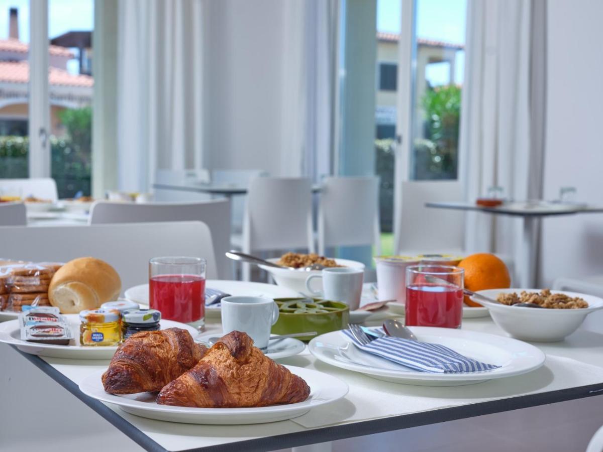 Felix Hotels - Hotel Residence Porto San Paolo Esterno foto