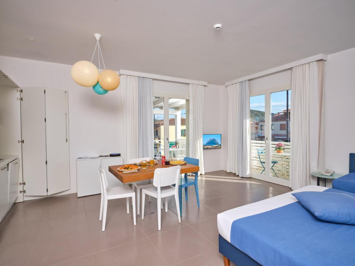 Felix Hotels - Hotel Residence Porto San Paolo Esterno foto