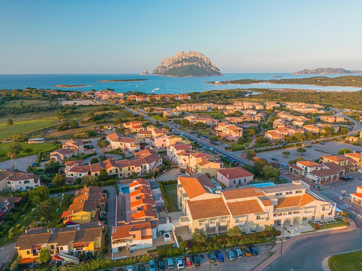 Felix Hotels - Hotel Residence Porto San Paolo Esterno foto