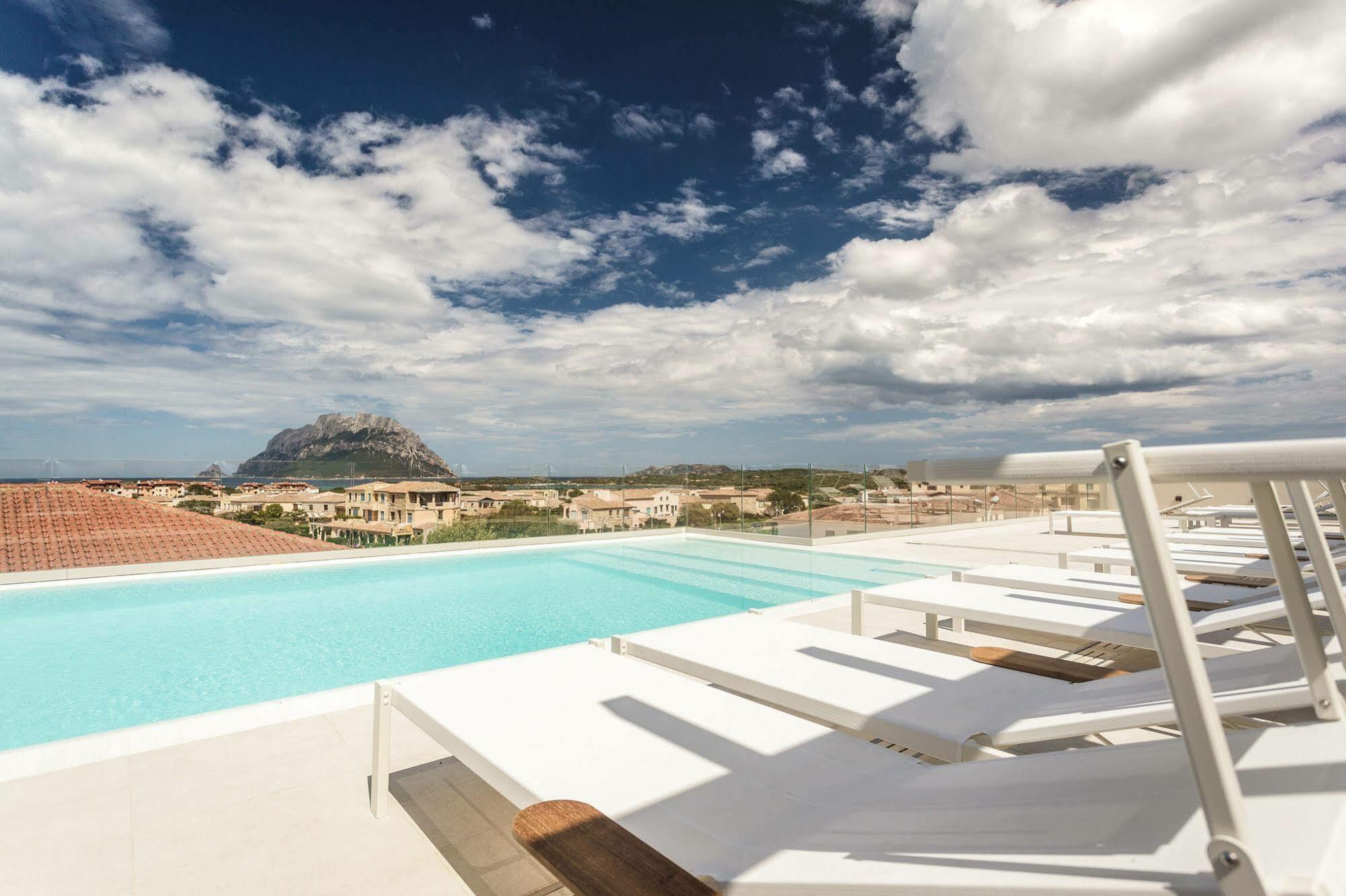 Felix Hotels - Hotel Residence Porto San Paolo Esterno foto